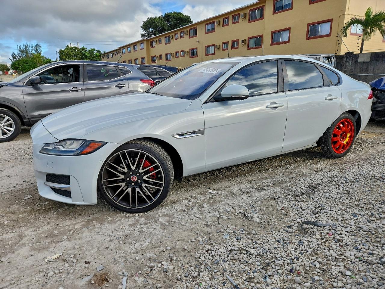 2016 JAGUAR XF