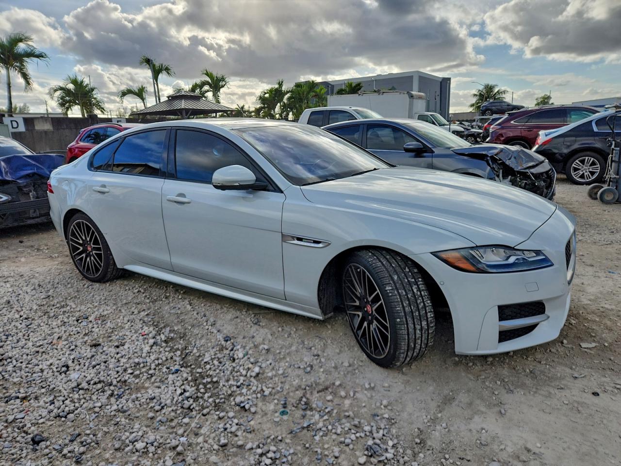 2016 JAGUAR XF R - SPORT photo 7