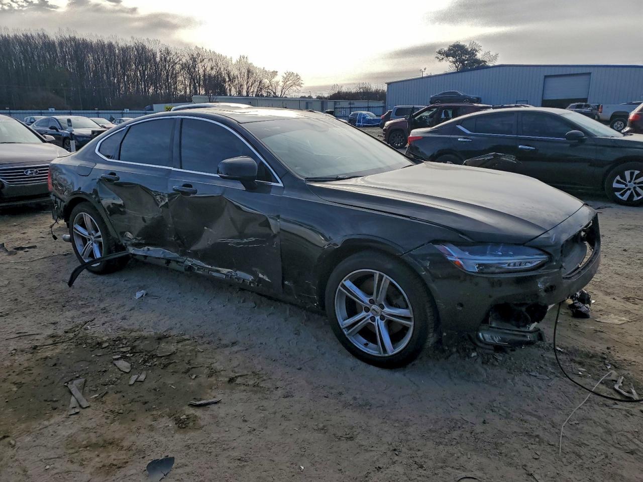 2017 VOLVO S90 T5 MOMENTUM photo 7