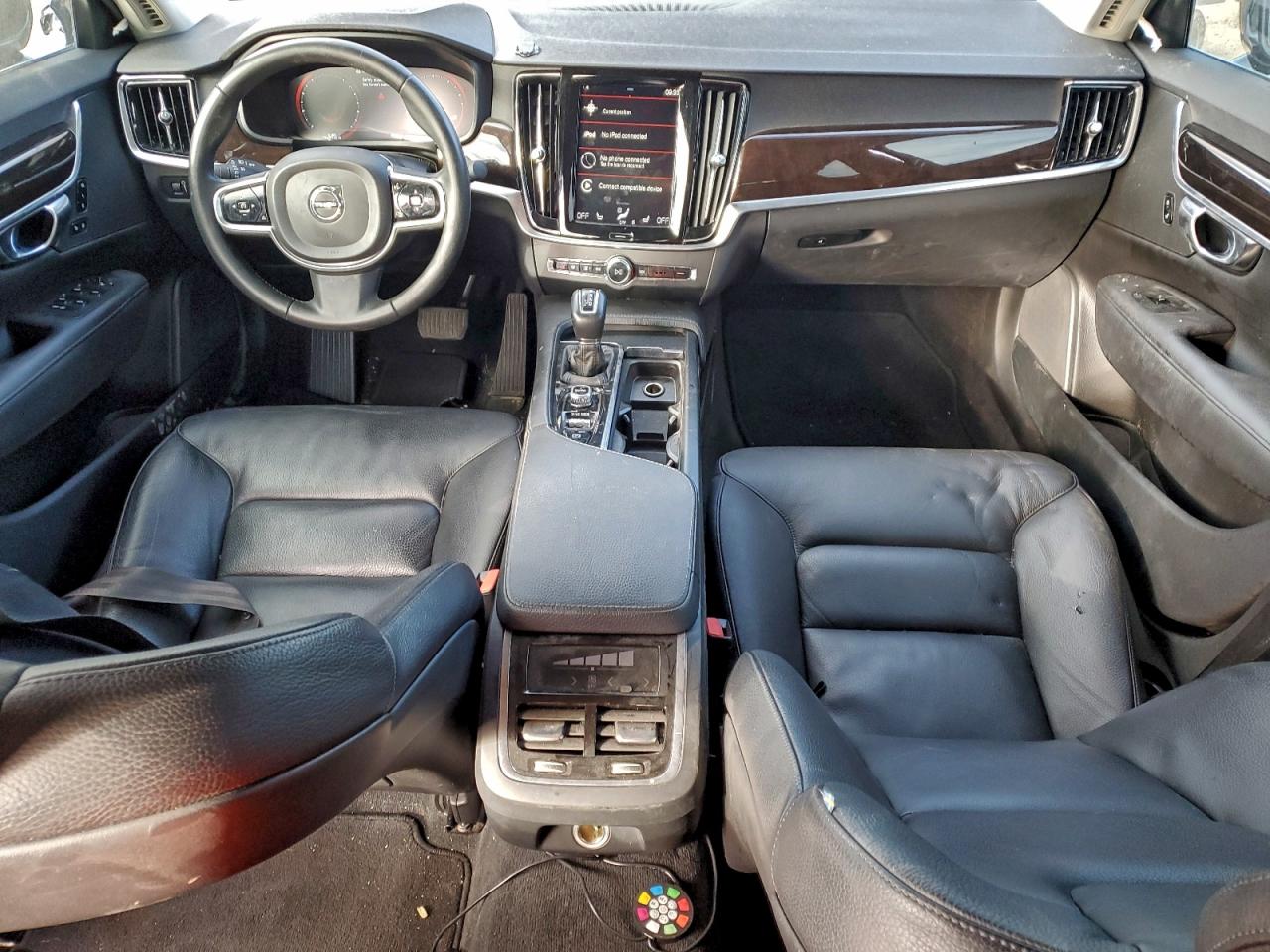 2017 VOLVO S90 T5 MOMENTUM photo 15