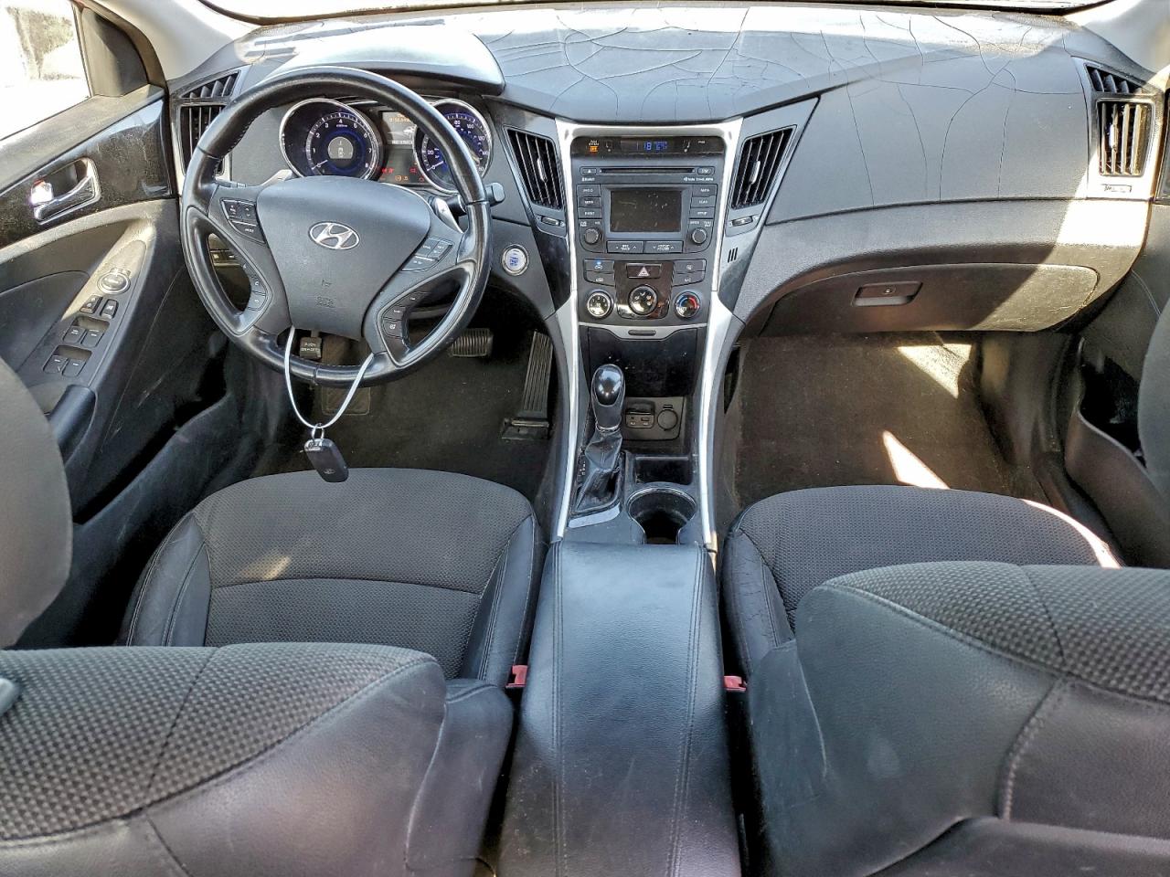 2014 HYUNDAI SONATA SE photo 8