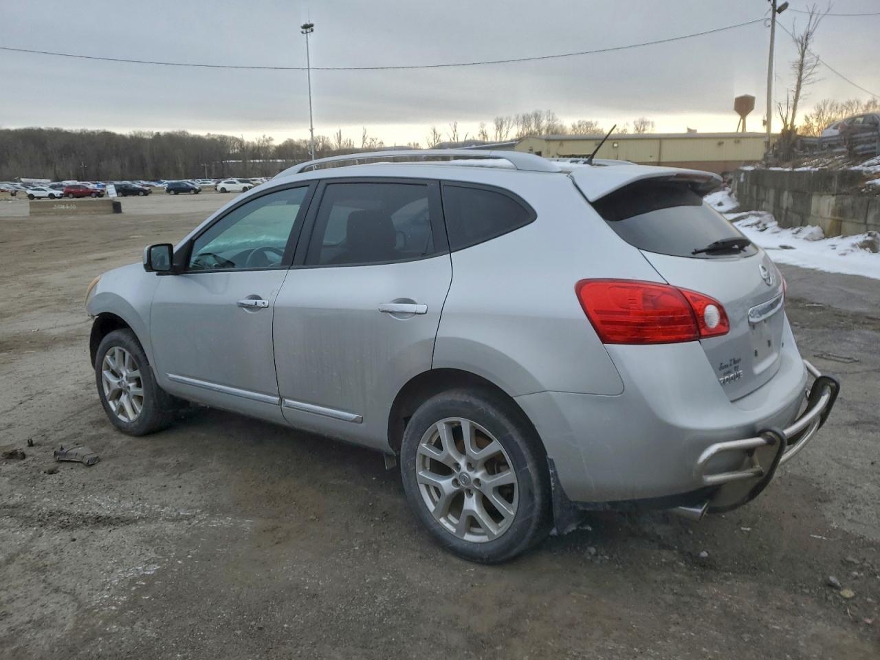 2013 NISSAN ROGUE S photo 2