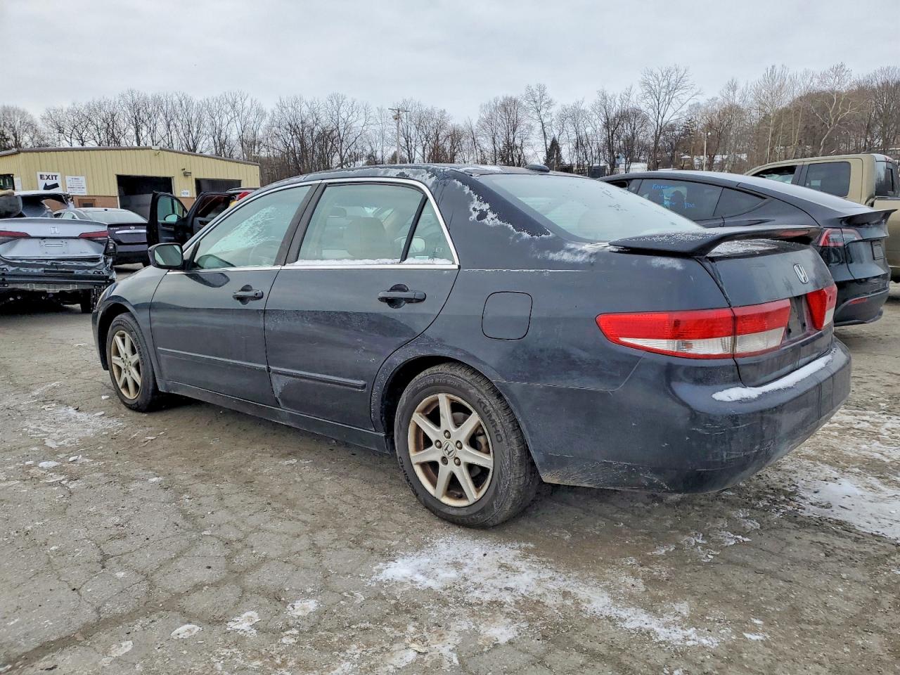 2004 HONDA ACCORD EX photo 2