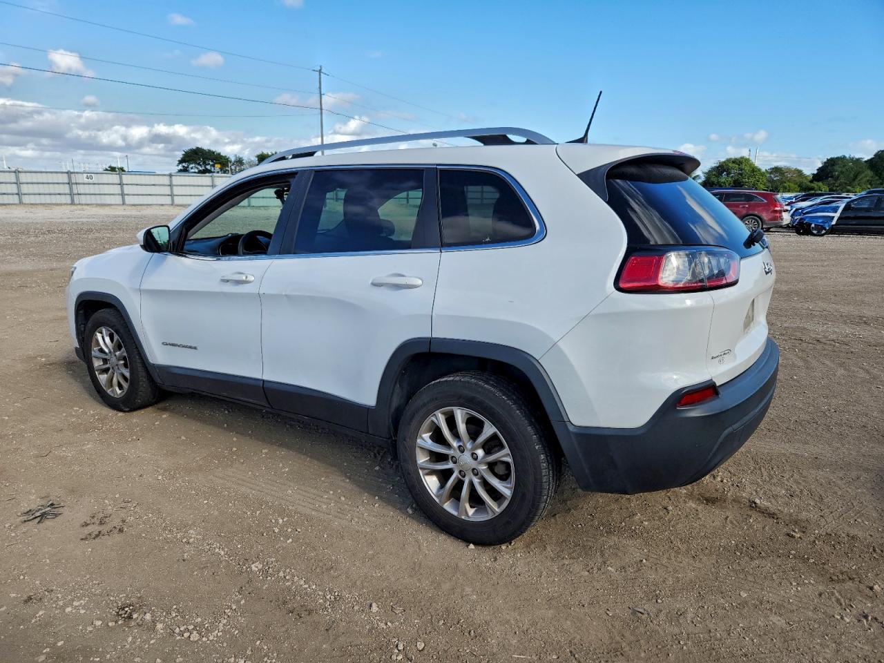 2019 JEEP CHEROKEE LATITUDE photo 2