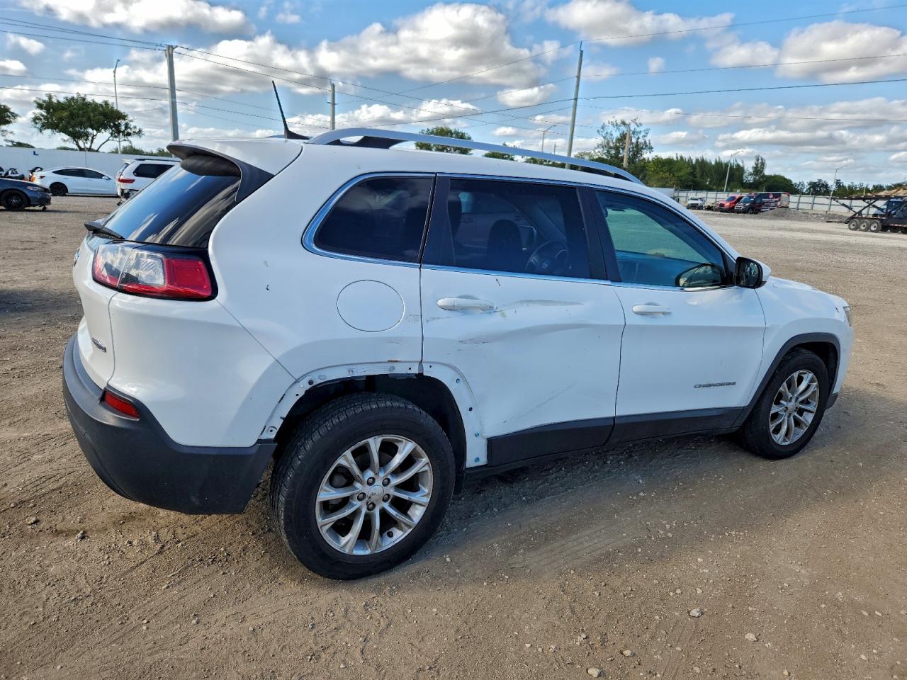 2019 JEEP CHEROKEE LATITUDE photo 3
