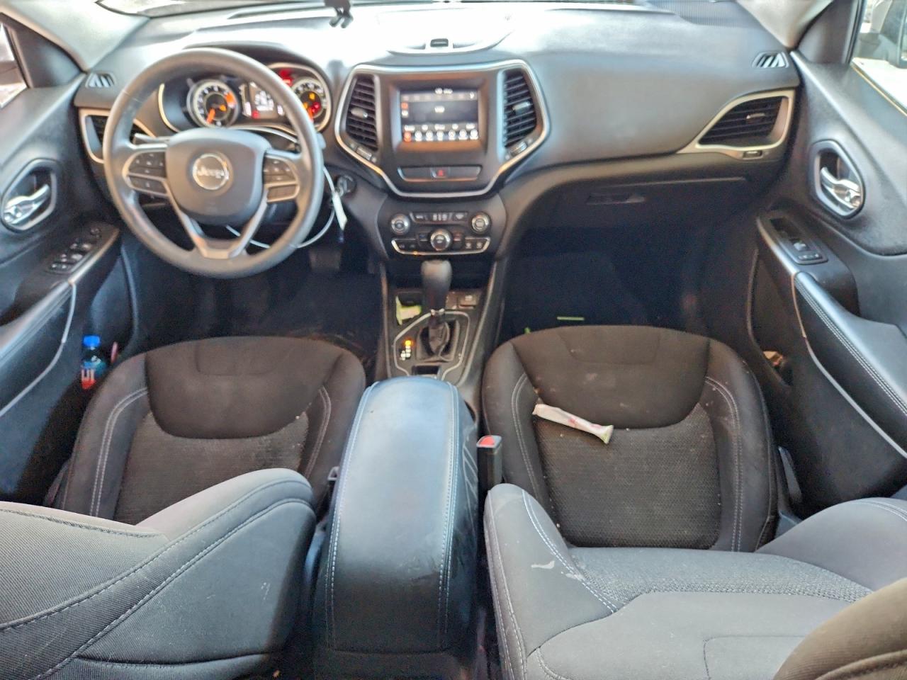 2019 JEEP CHEROKEE LATITUDE photo 8