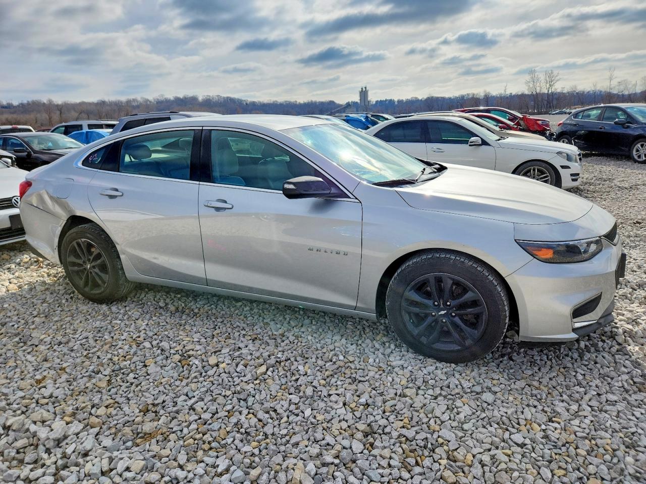 2018 CHEVROLET MALIBU LT photo 4