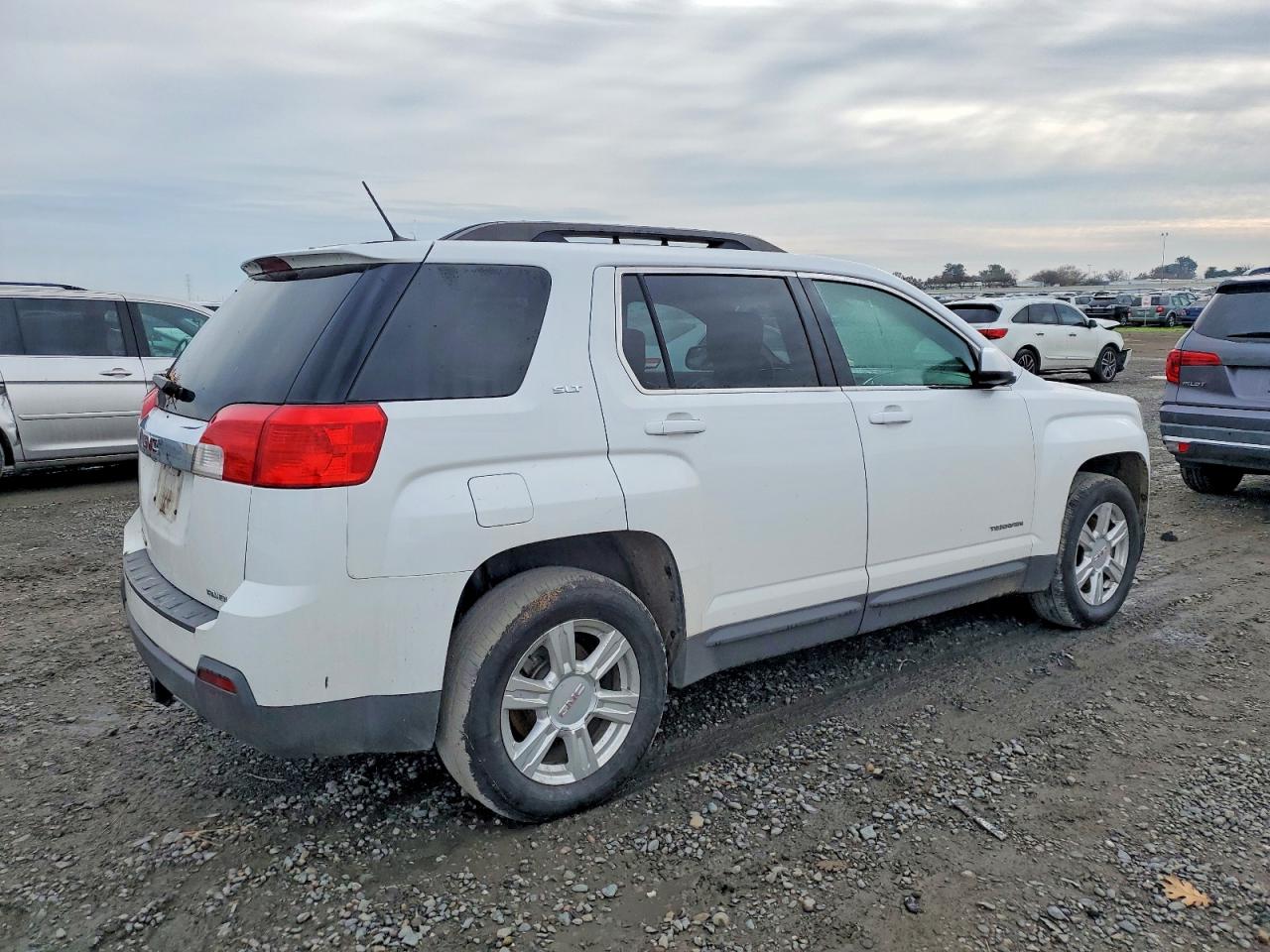 2013 GMC TERRAIN SLT photo 3