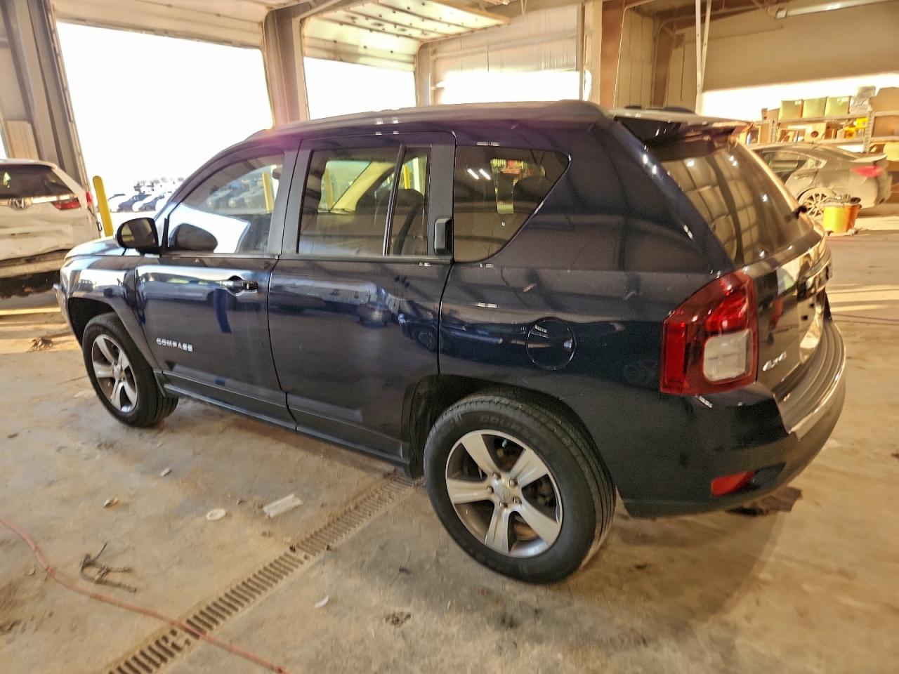 2017 JEEP COMPASS LATITUDE photo 2