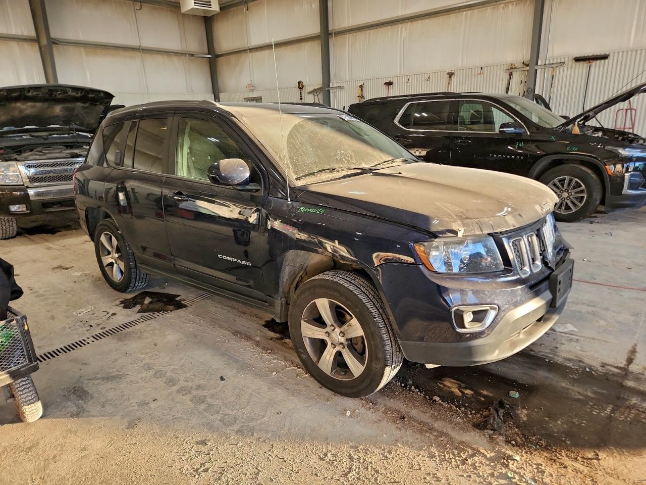 2017 JEEP COMPASS LATITUDE photo 4