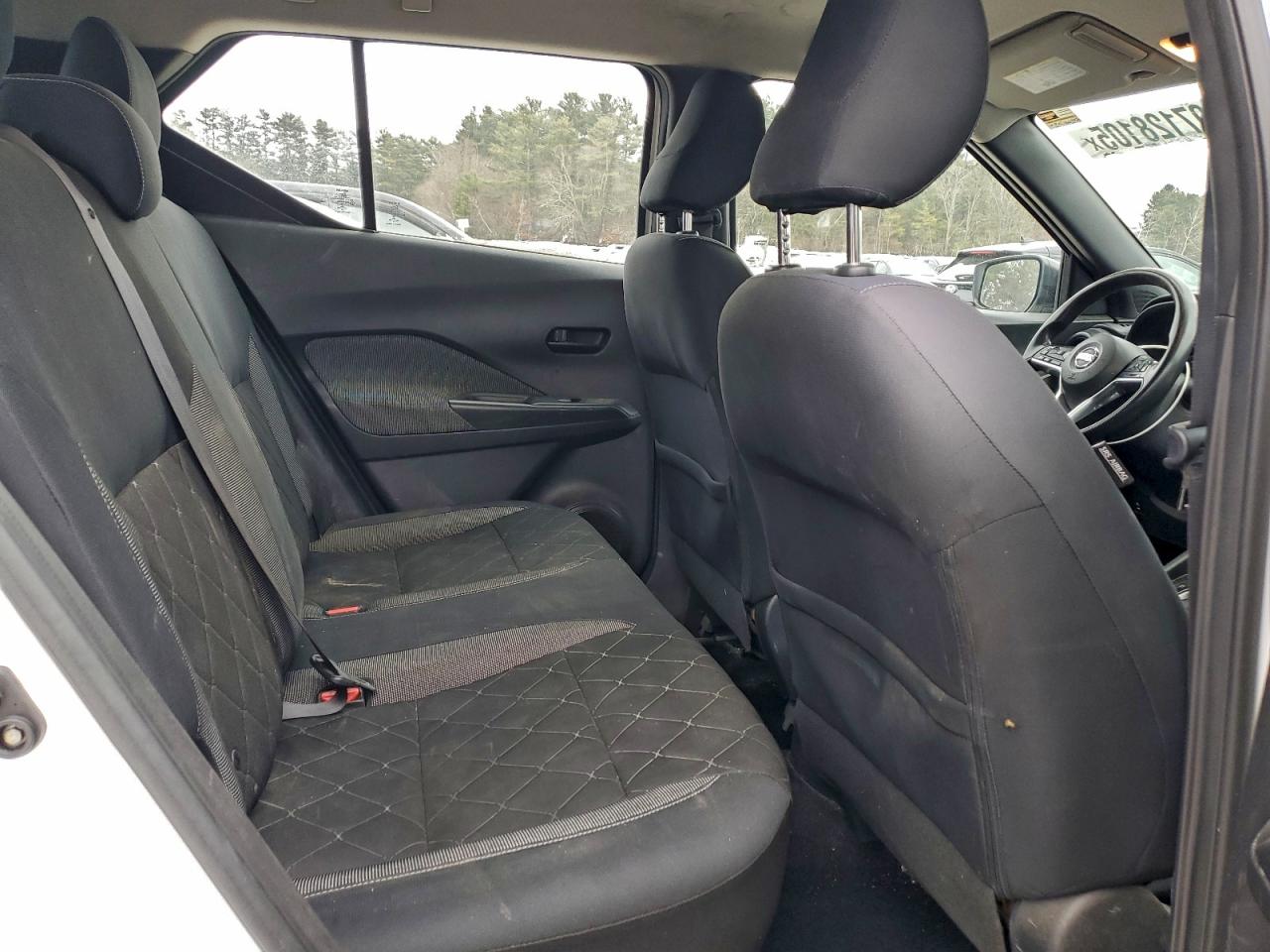 2019 NISSAN KICKS S photo 21