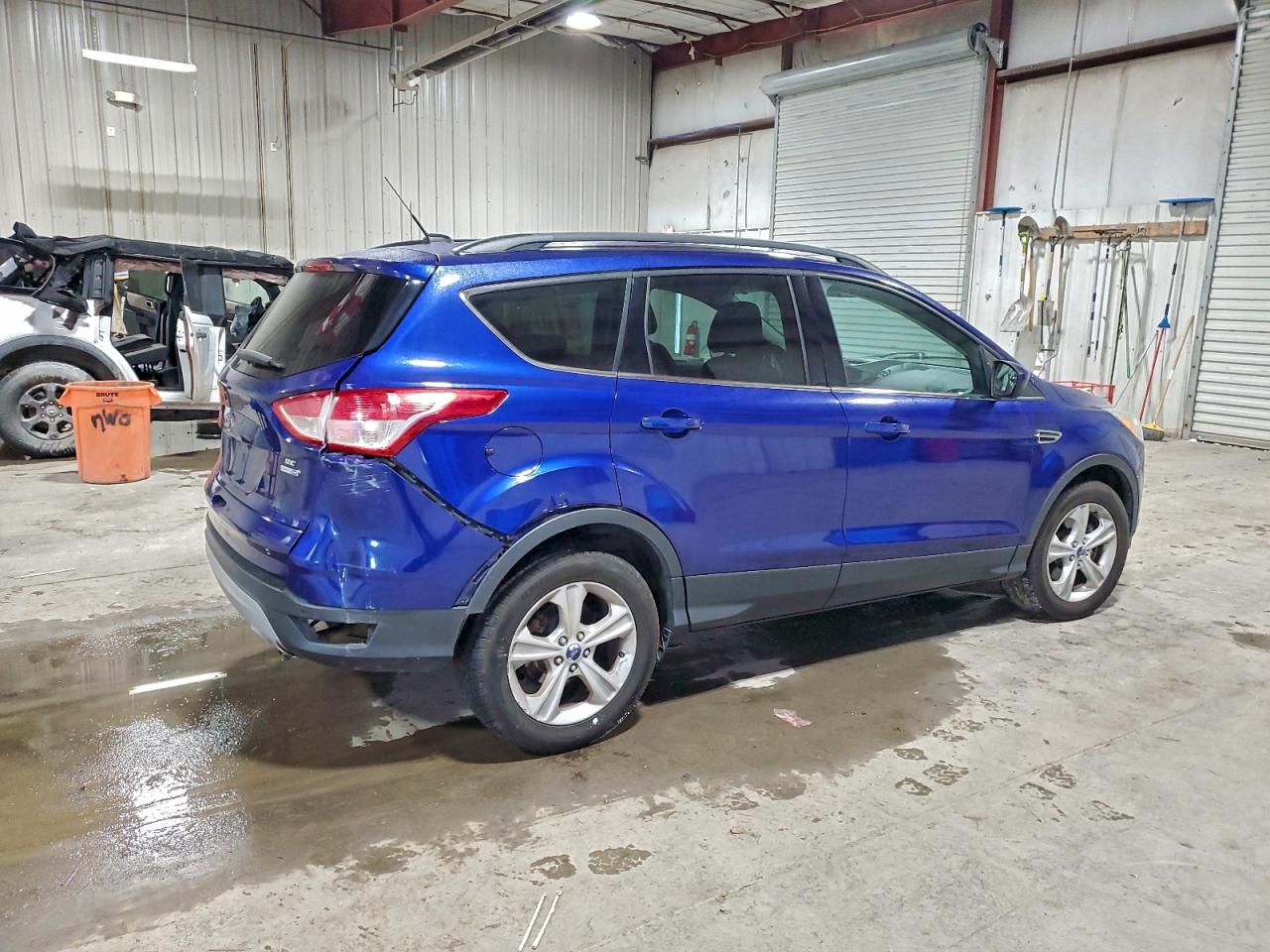 2016 FORD ESCAPE SE photo 5