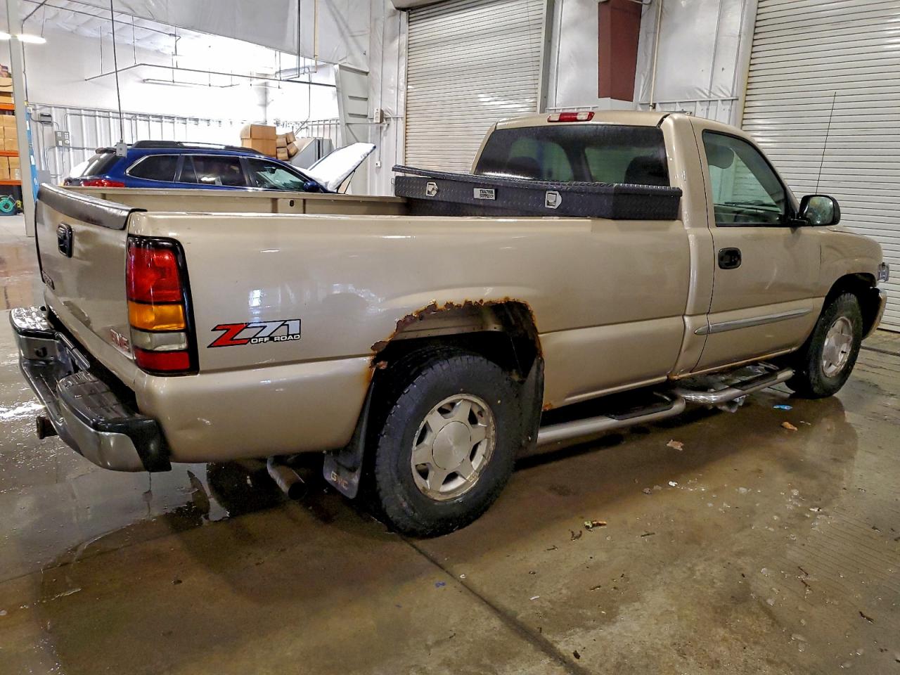 2004 GMC NEW SIERRA K1500 photo 3