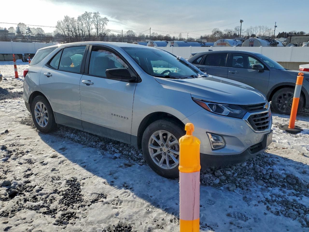2020 CHEVROLET EQUINOX LS photo 4