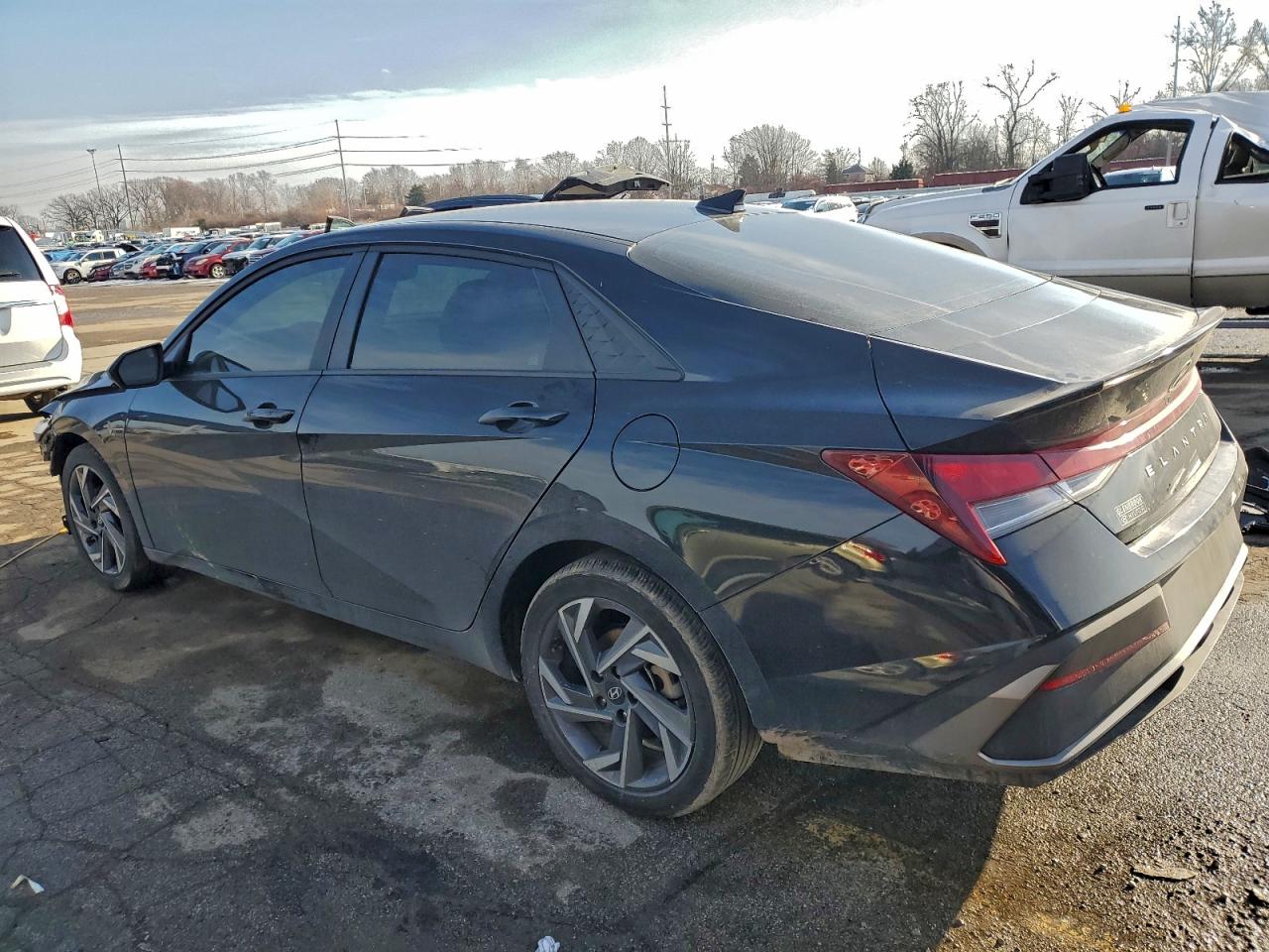 2025 HYUNDAI ELANTRA SEL SPORT photo 2