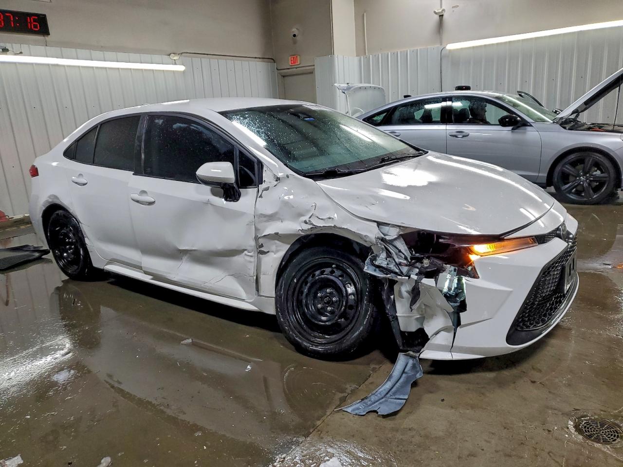 2021 TOYOTA COROLLA LE photo 7
