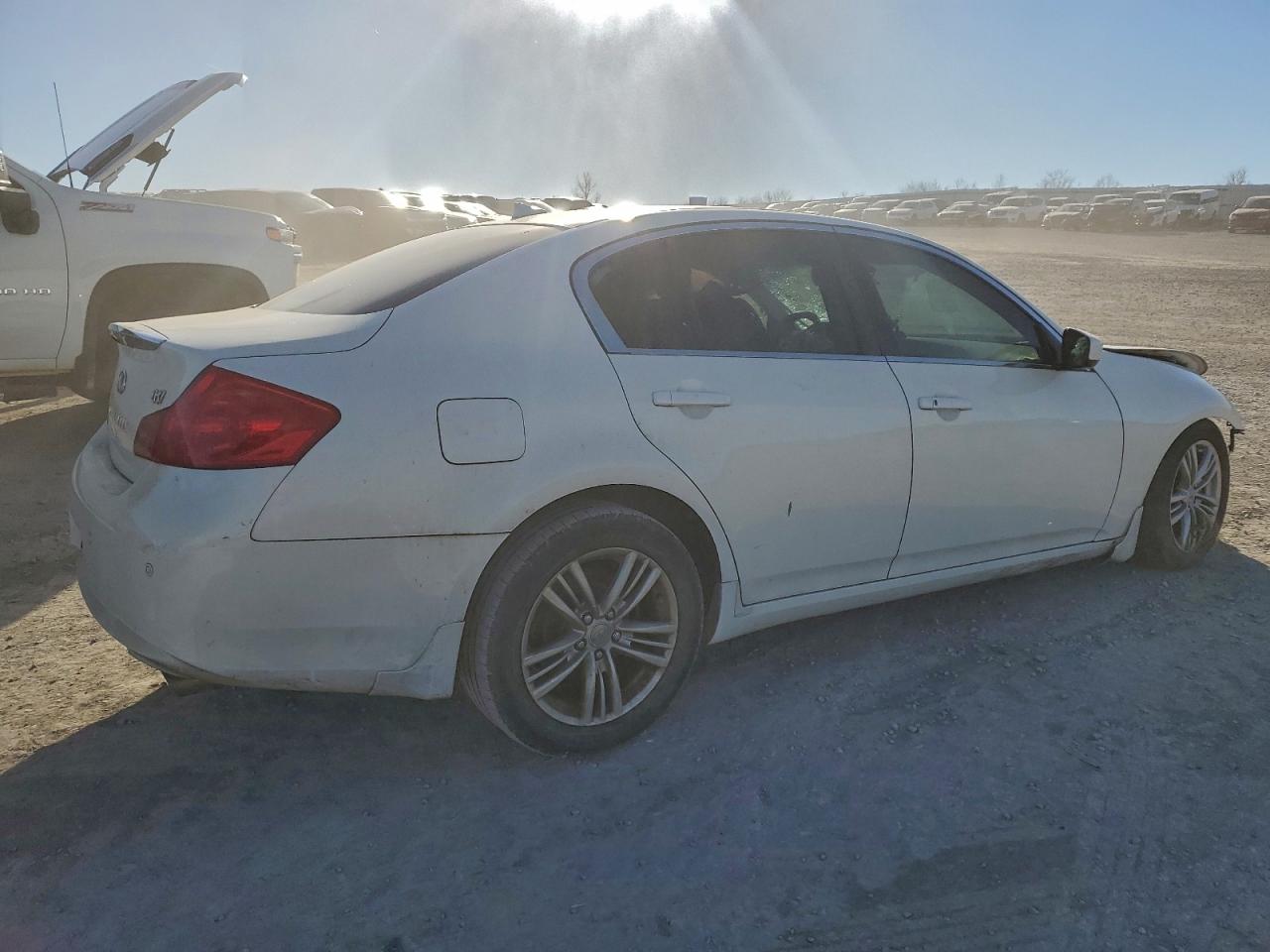 2010 INFINITI G37 BASE photo 3