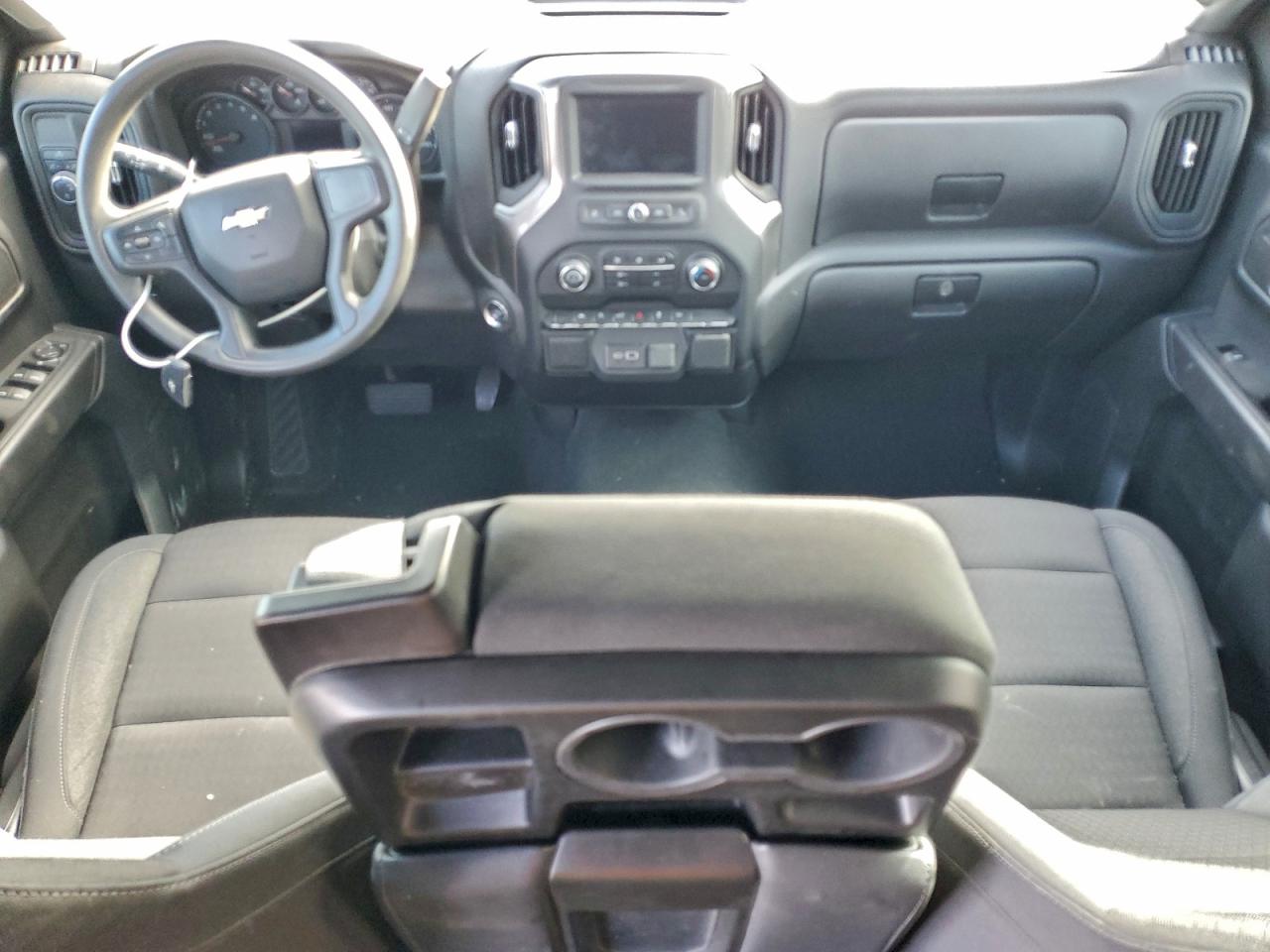2025 CHEVROLET SILVERADO C1500 CUSTOM photo 15