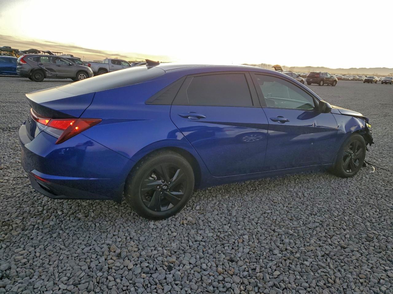 2023 HYUNDAI ELANTRA SEL photo 3
