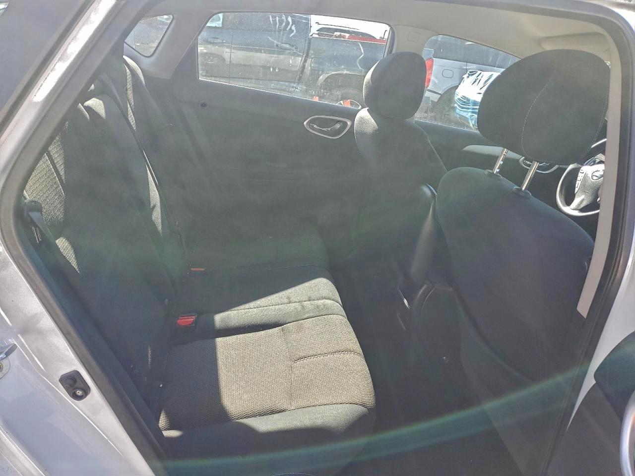 2015 NISSAN SENTRA S photo 10