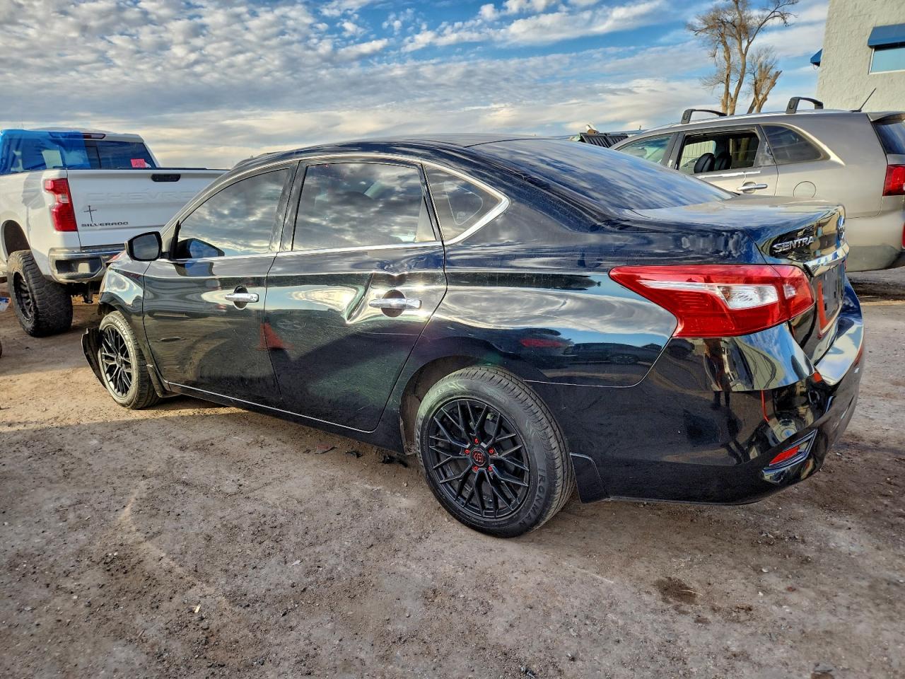 2019 NISSAN SENTRA S photo 3