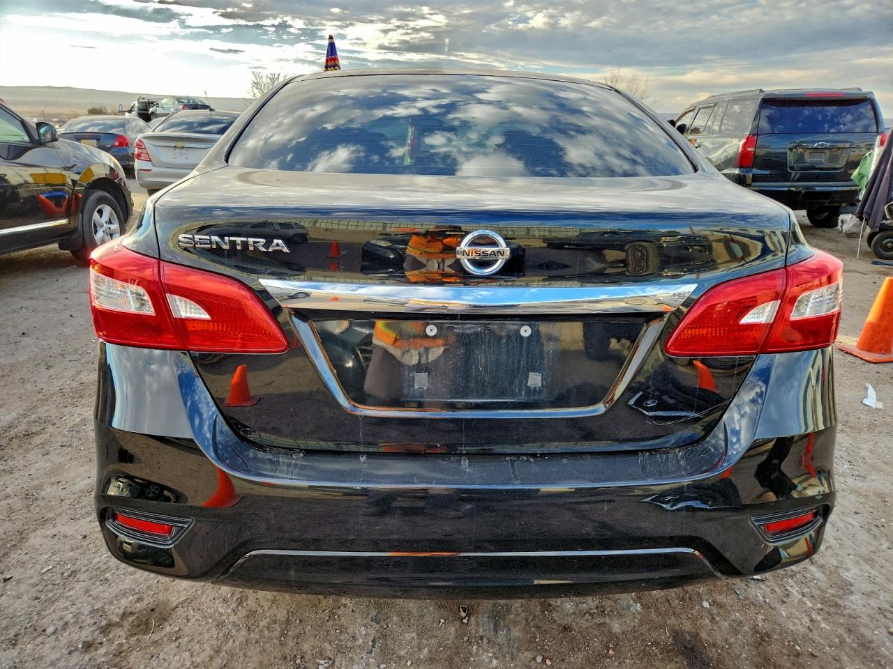 2019 NISSAN SENTRA S photo 11