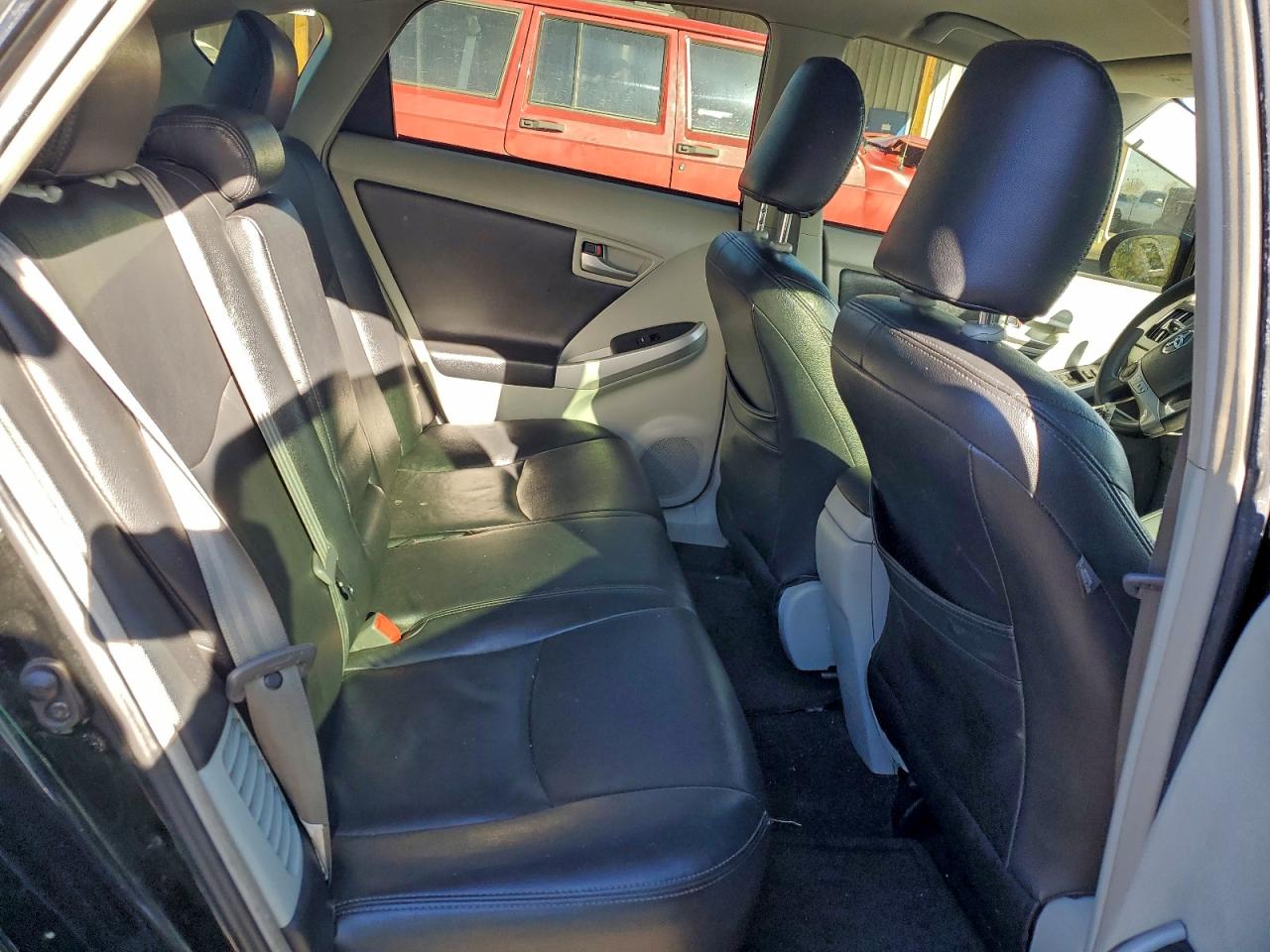 2014 TOYOTA PRIUS photo 37