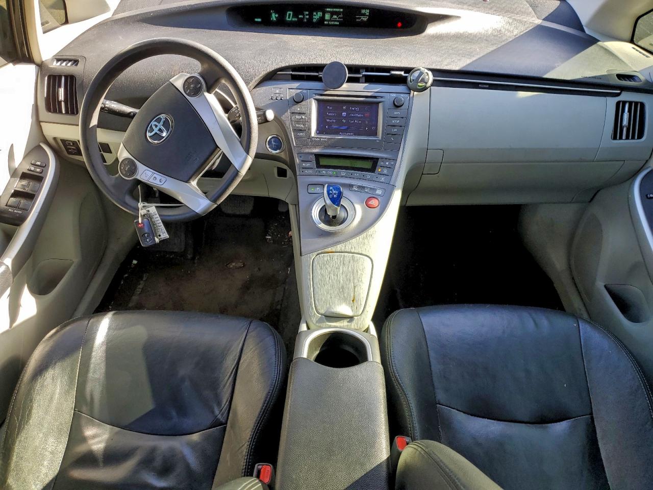 2014 TOYOTA PRIUS photo 29