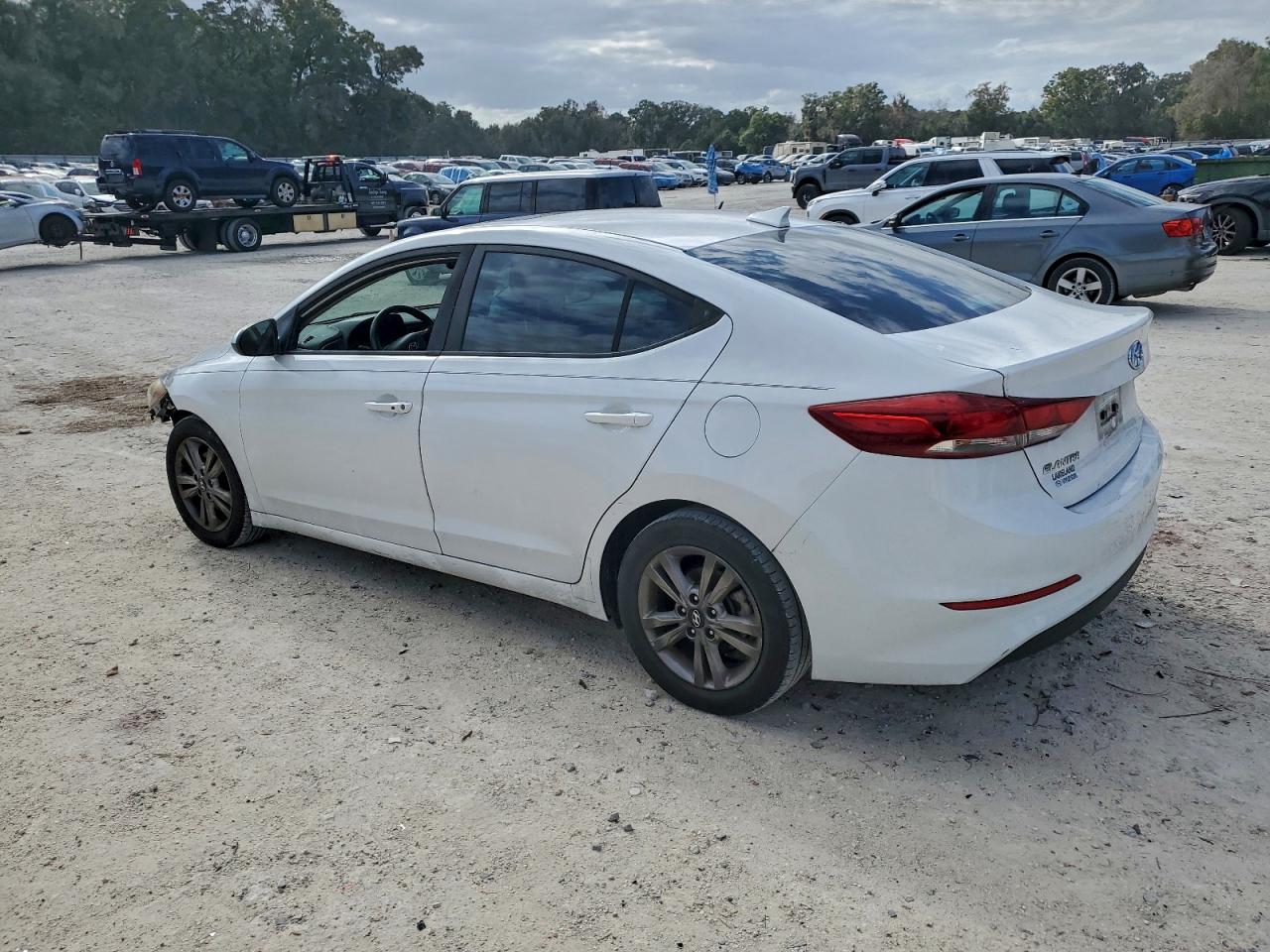 2018 HYUNDAI ELANTRA SEL photo 4