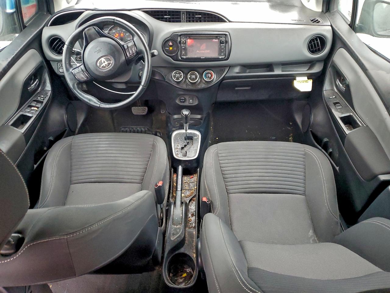 2017 TOYOTA YARIS L photo 8