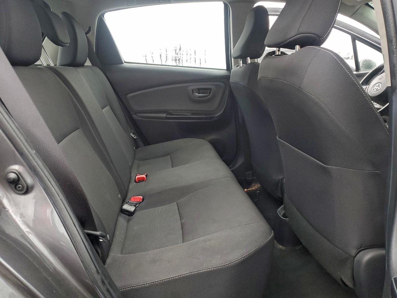 2017 TOYOTA YARIS L photo 10