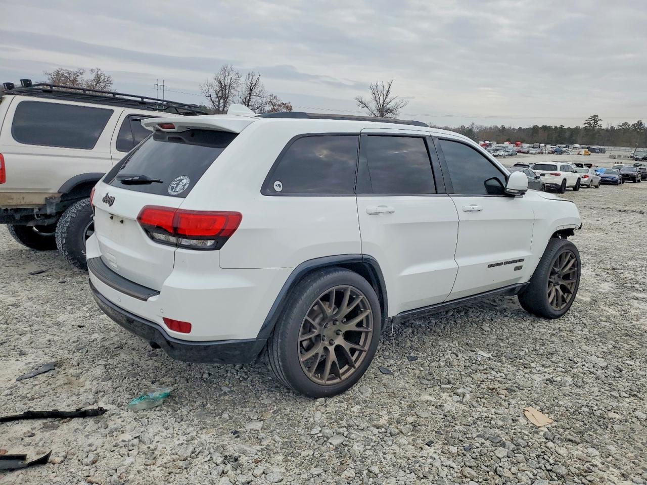 2016 JEEP GRAND CHEROKEE LIMITED photo 3