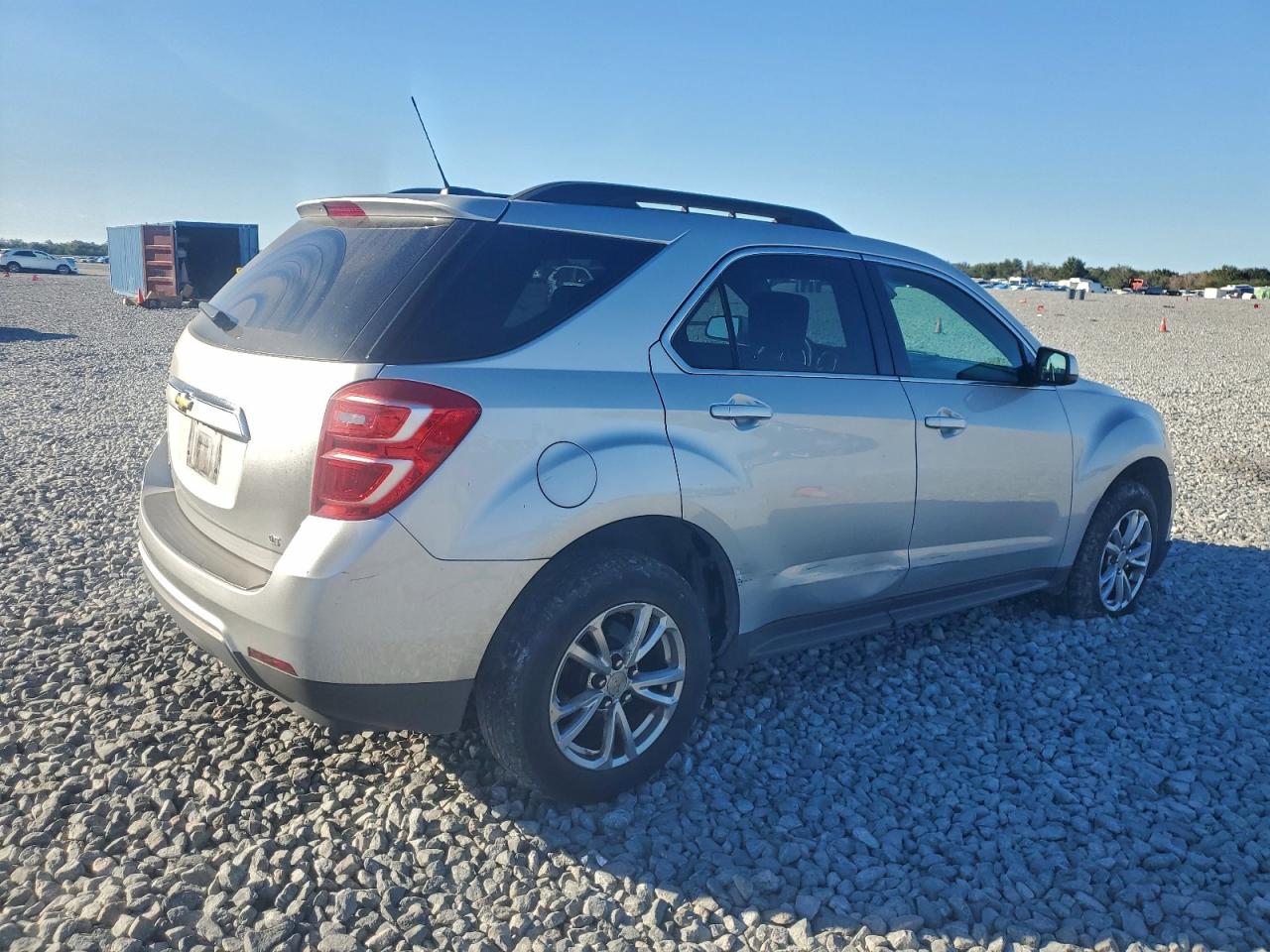 2017 CHEVROLET EQUINOX LT photo 3