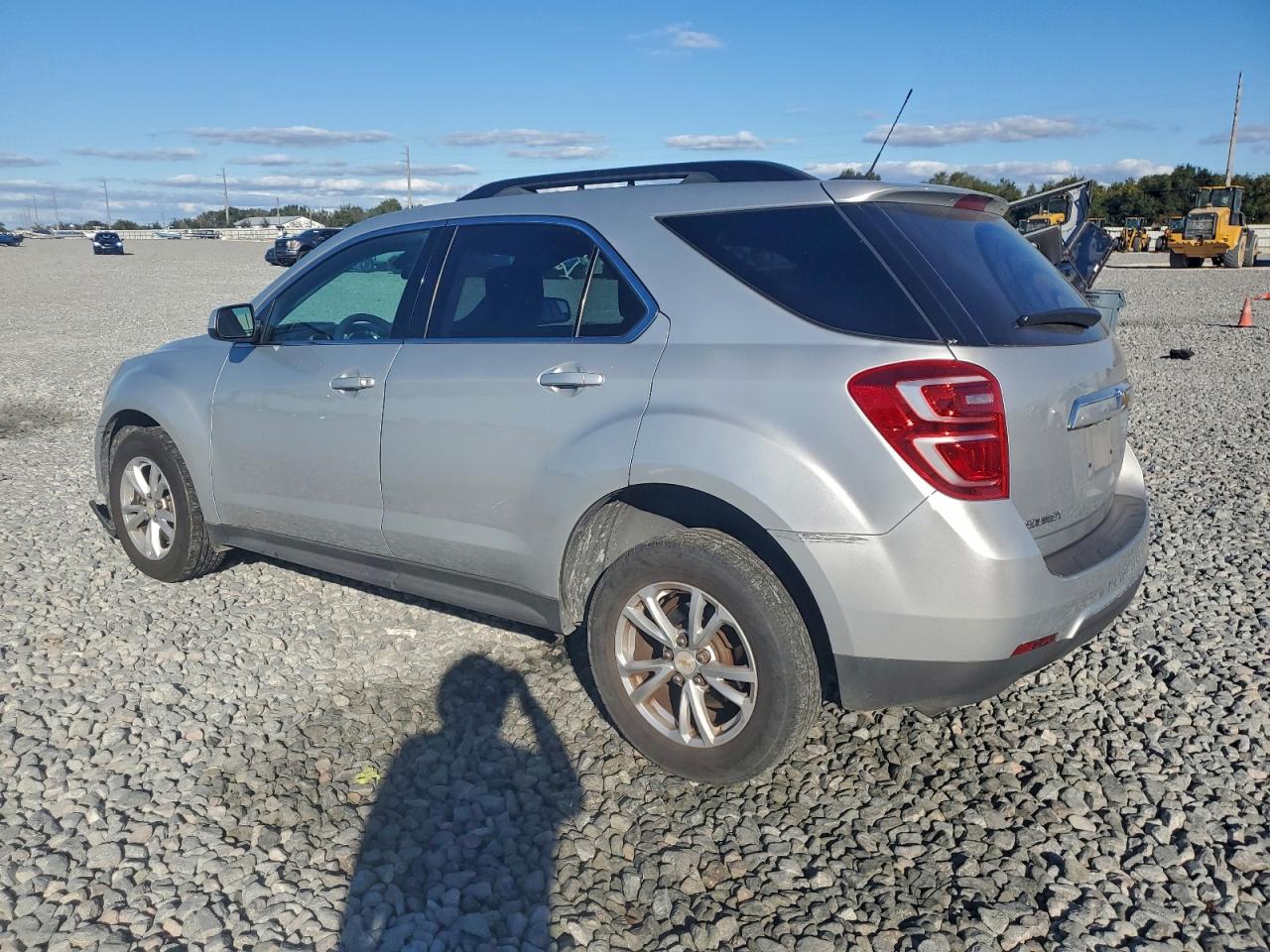2017 CHEVROLET EQUINOX LT photo 2
