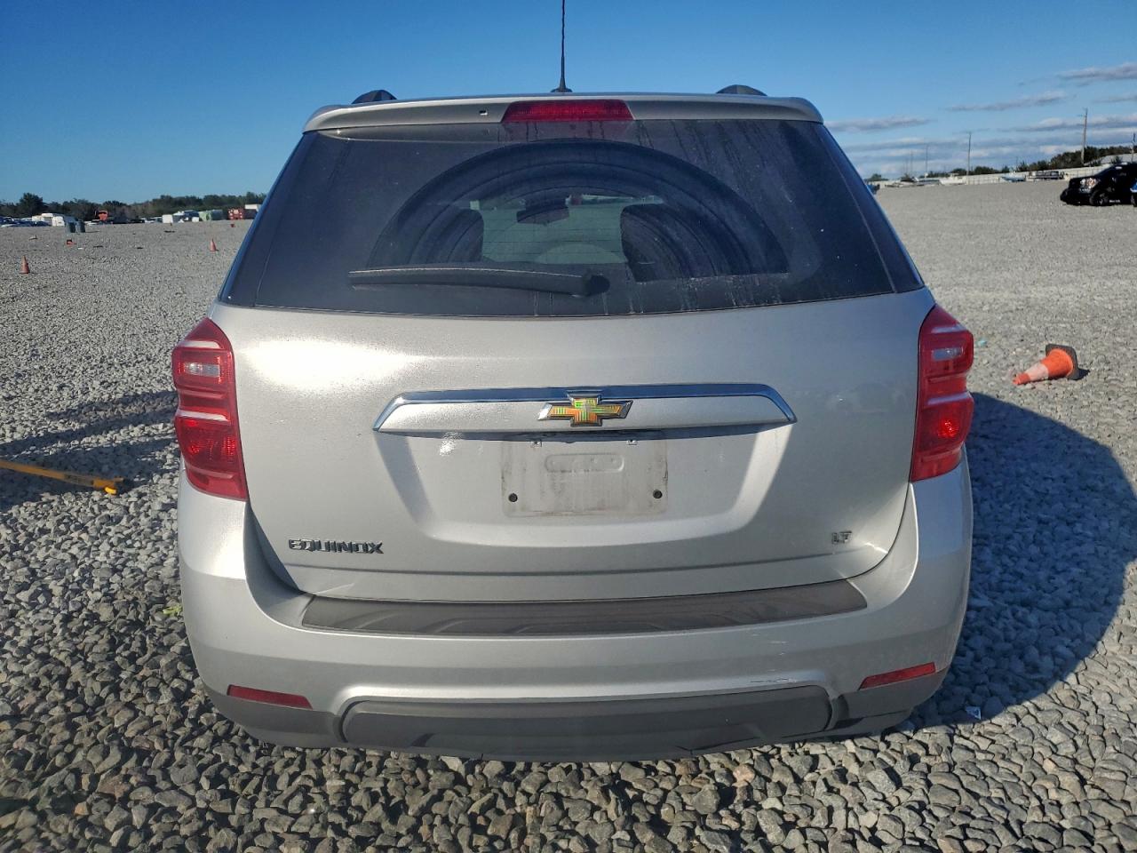2017 CHEVROLET EQUINOX LT photo 6