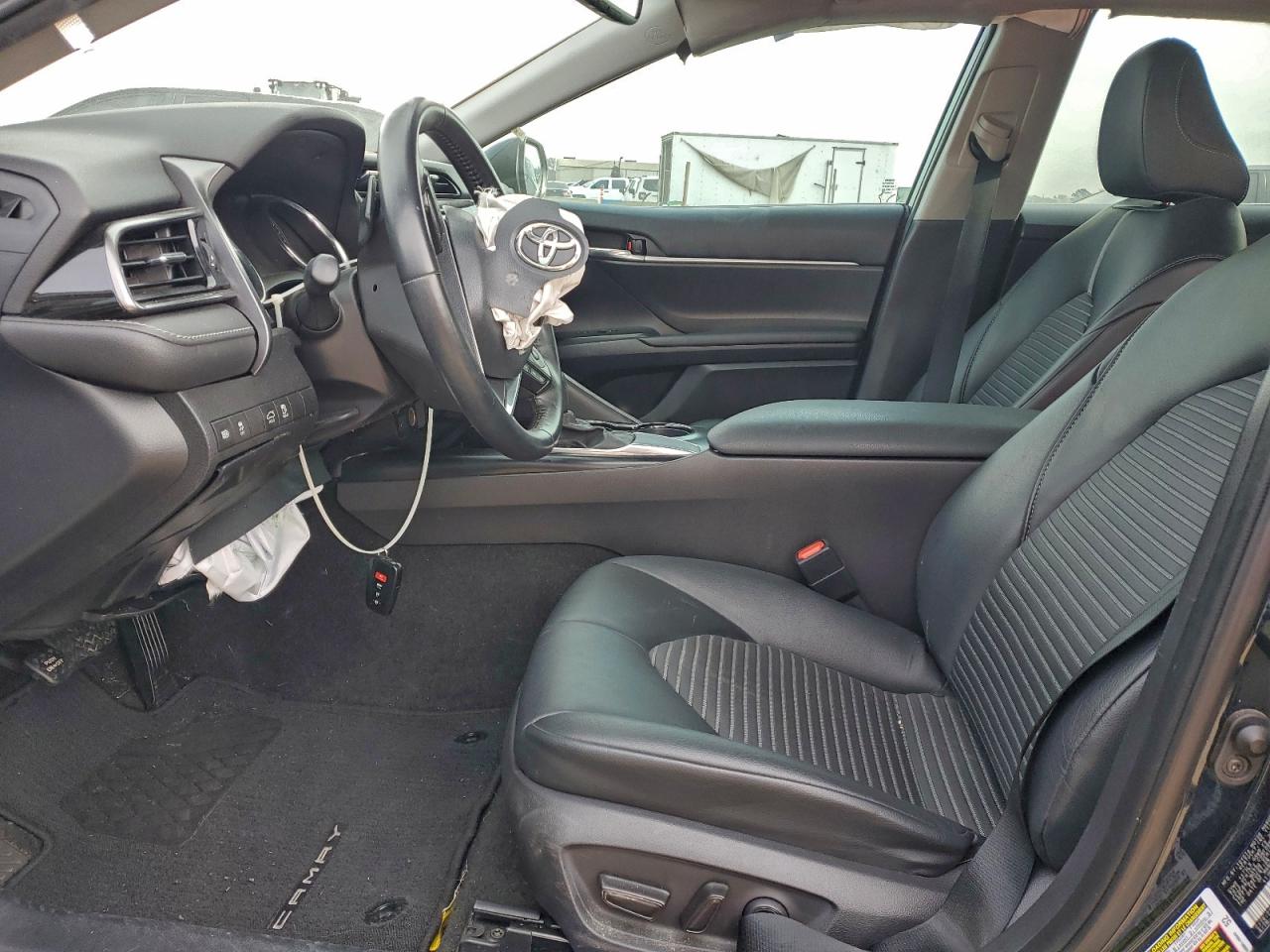 2020 TOYOTA CAMRY SE photo 7