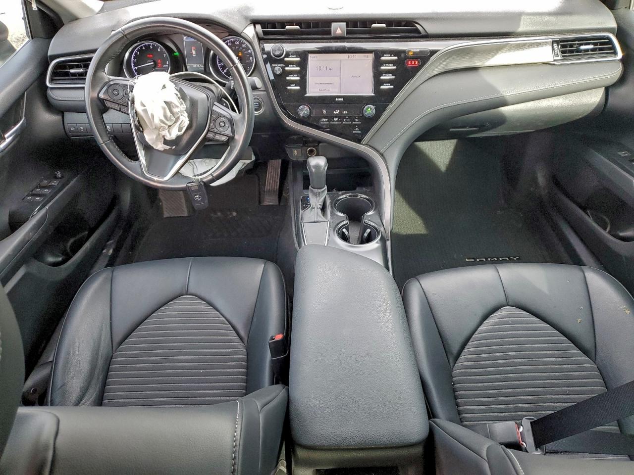 2020 TOYOTA CAMRY SE photo 8