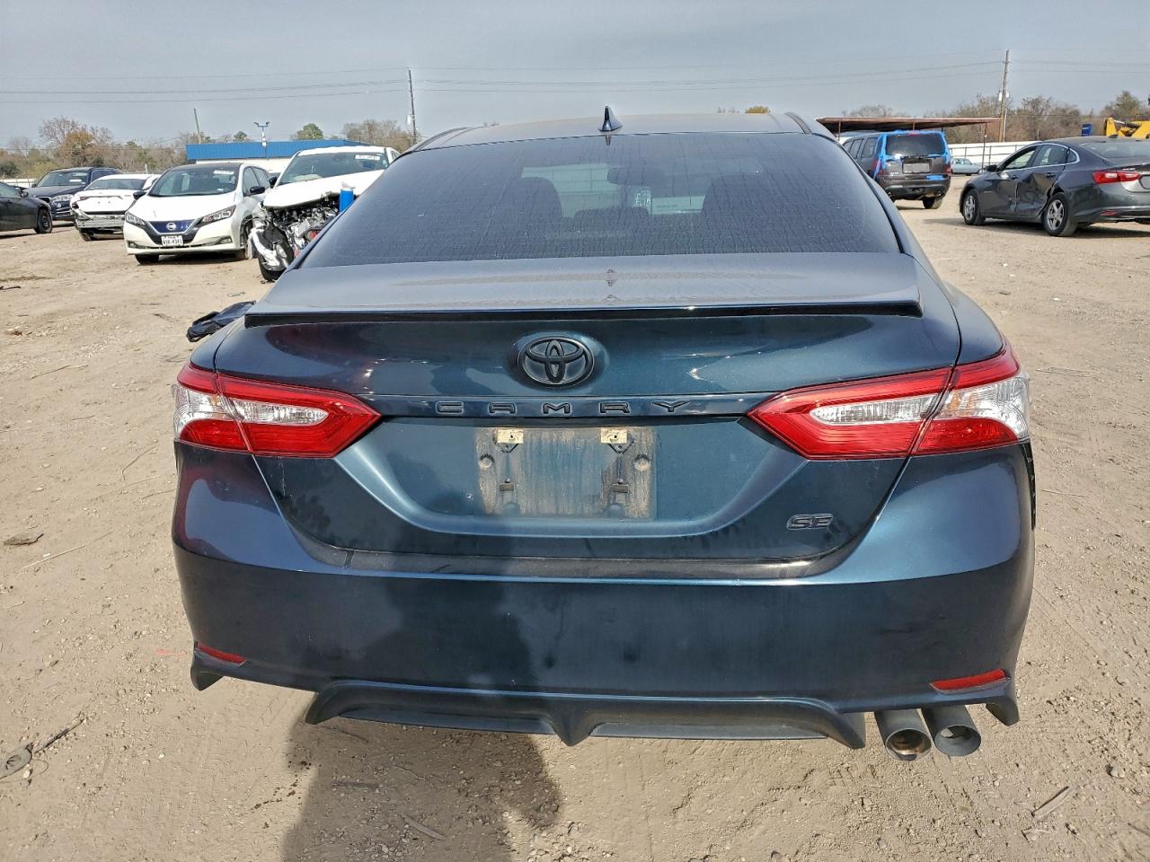 2020 TOYOTA CAMRY SE photo 6