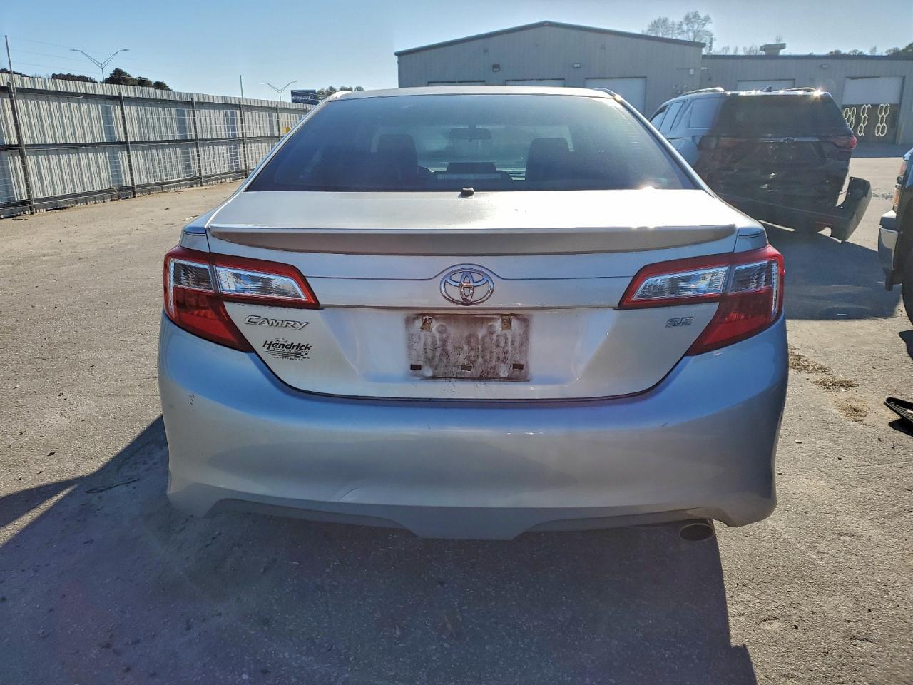 2013 TOYOTA CAMRY L photo 11