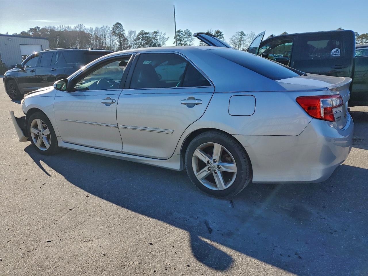 2013 TOYOTA CAMRY L photo 3