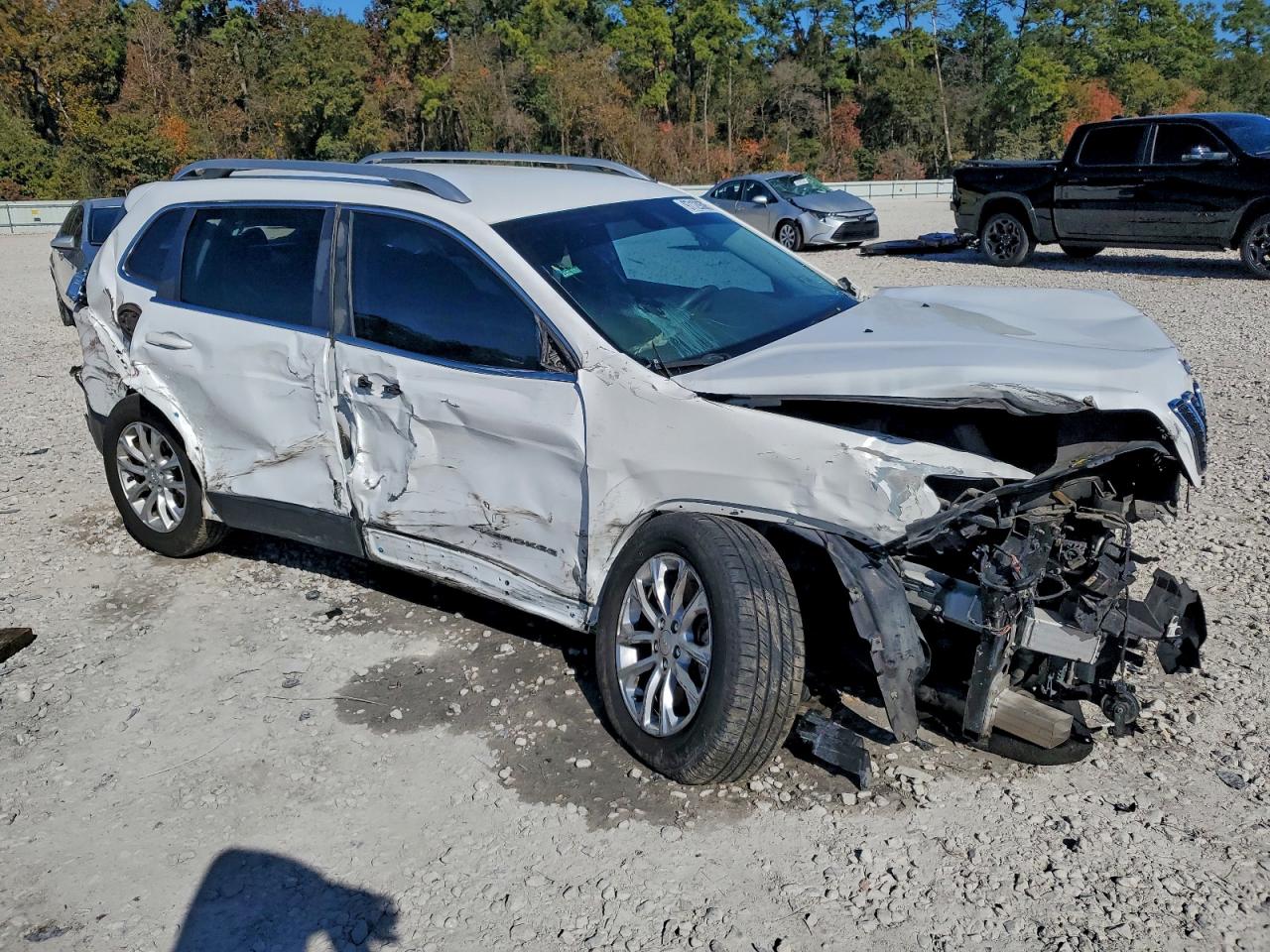 2019 JEEP CHEROKEE LATITUDE photo 4