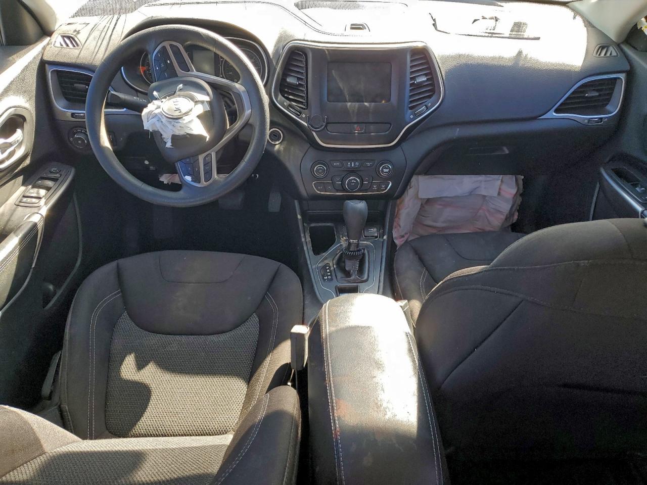 2019 JEEP CHEROKEE LATITUDE photo 8
