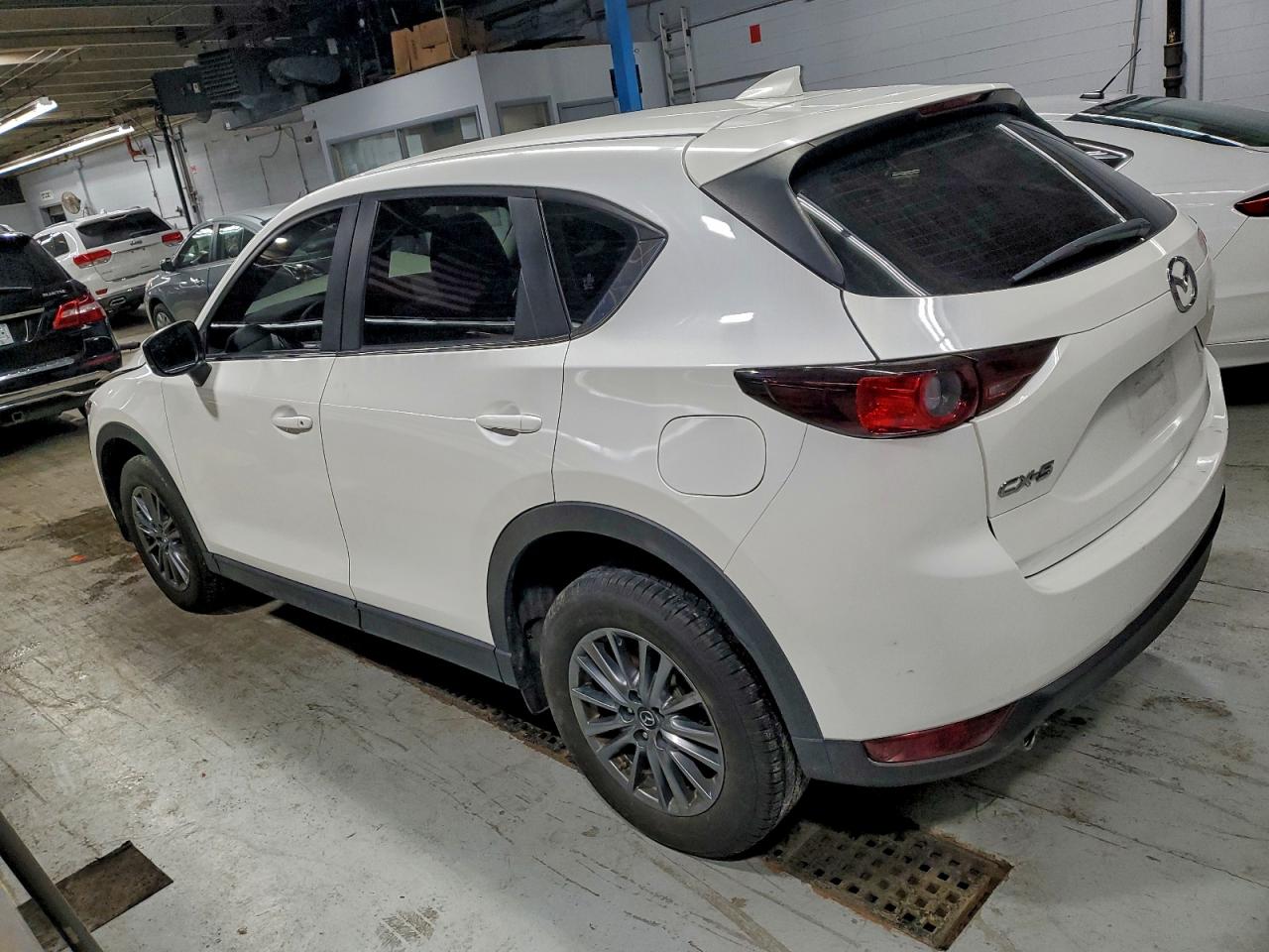 2017 MAZDA CX-5 SPORT photo 2