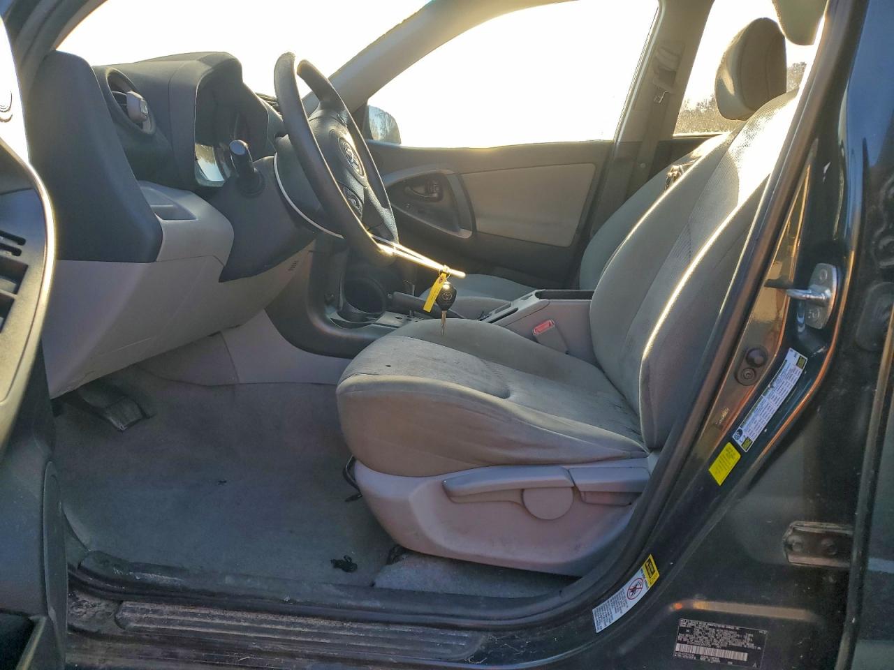 2012 TOYOTA RAV4 photo 7