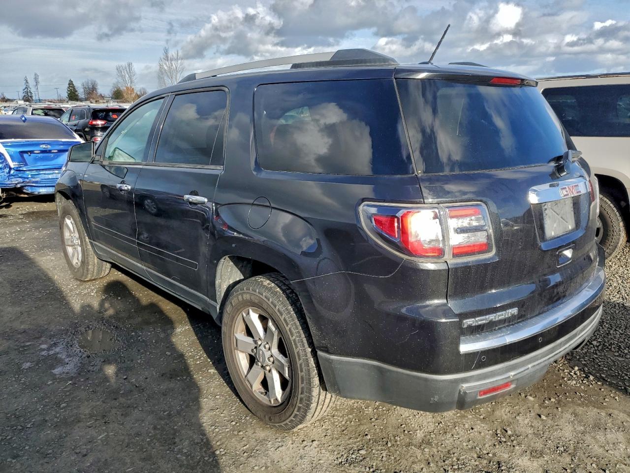 2015 GMC ACADIA SLE photo 3