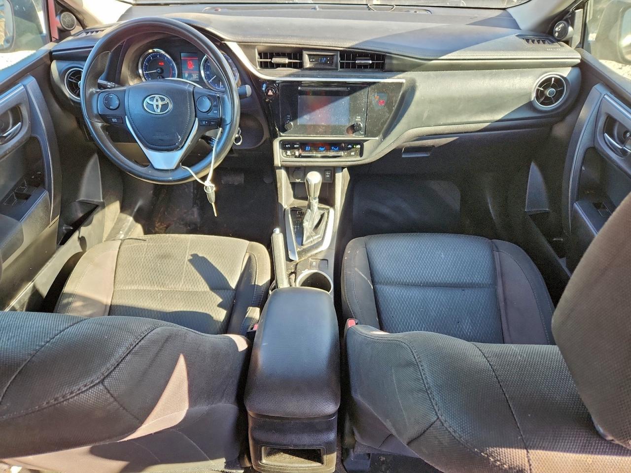 2018 TOYOTA COROLLA L photo 8