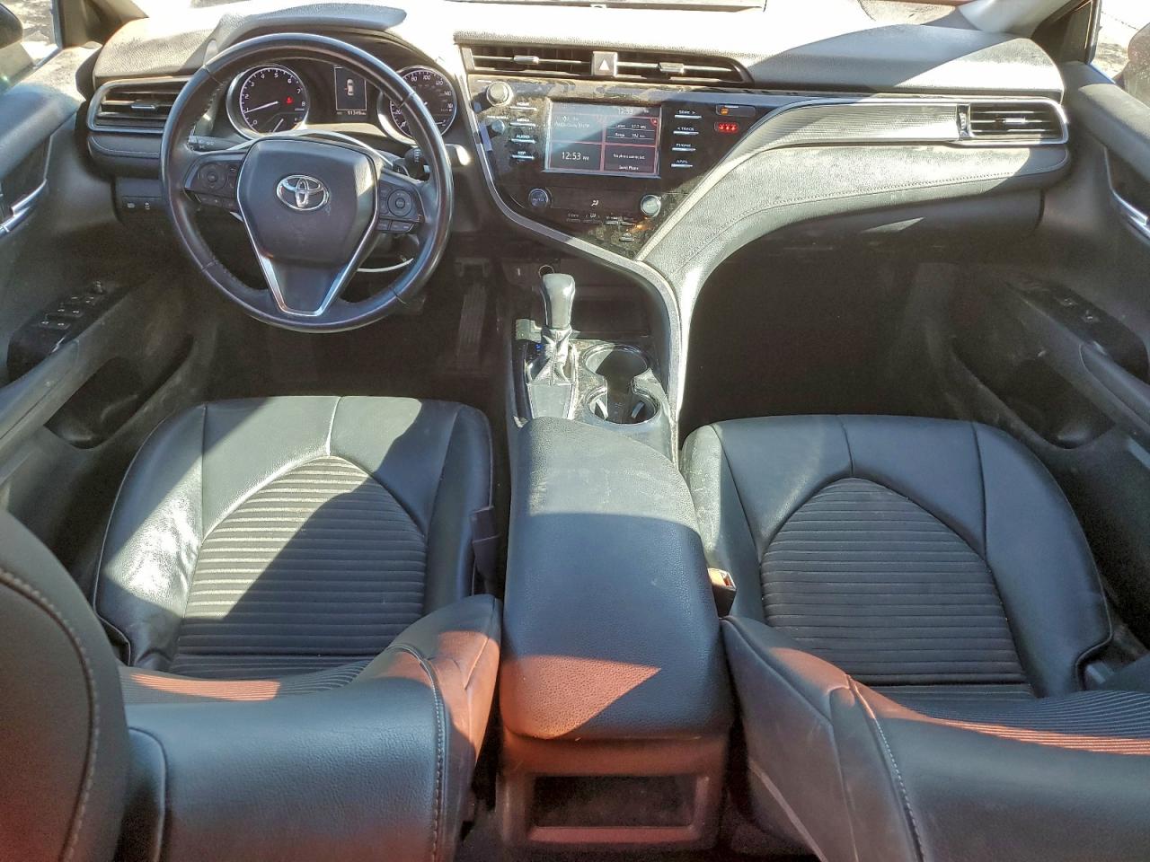 2019 TOYOTA CAMRY L photo 22