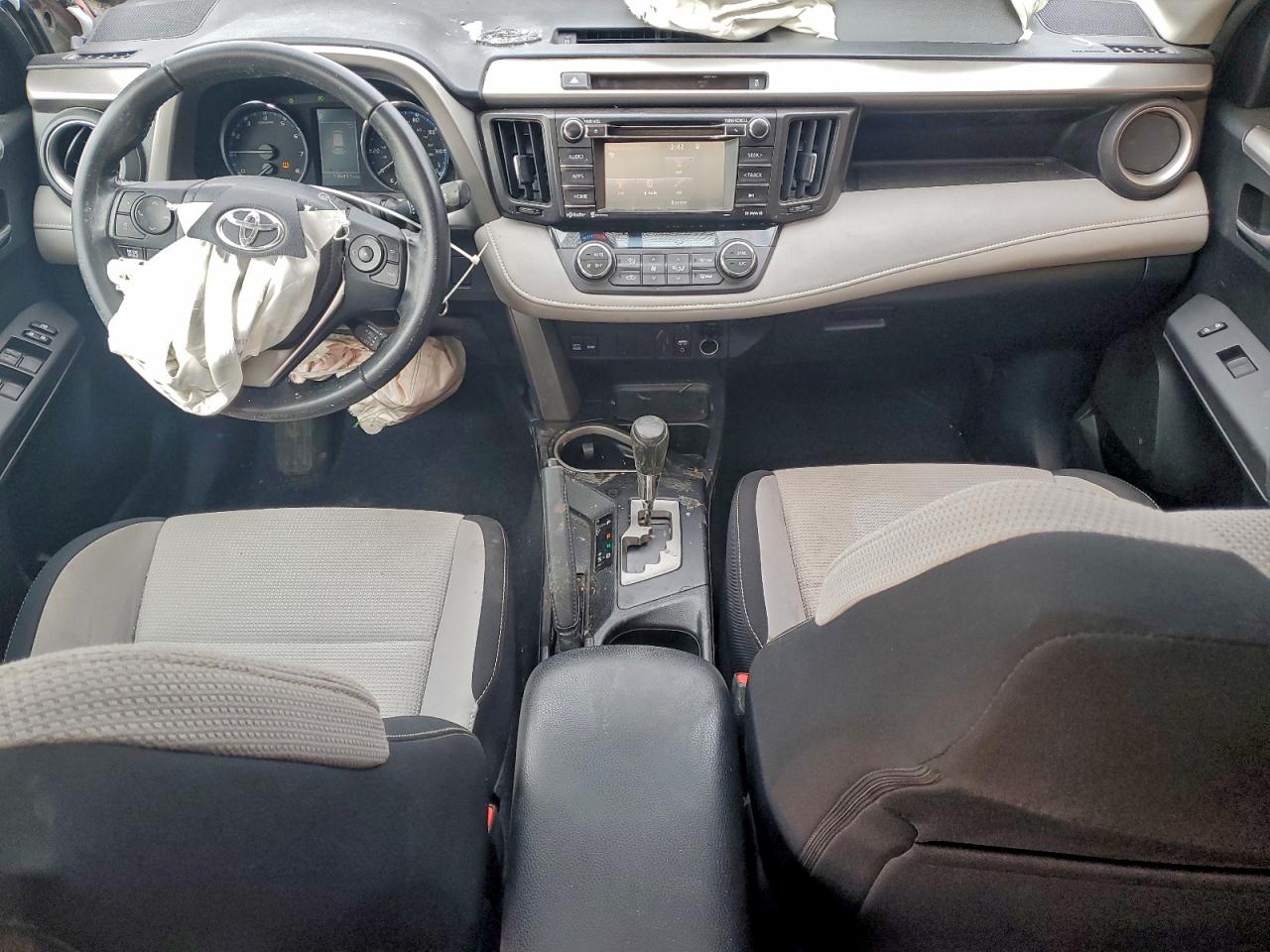 2016 TOYOTA RAV4 XLE photo 15
