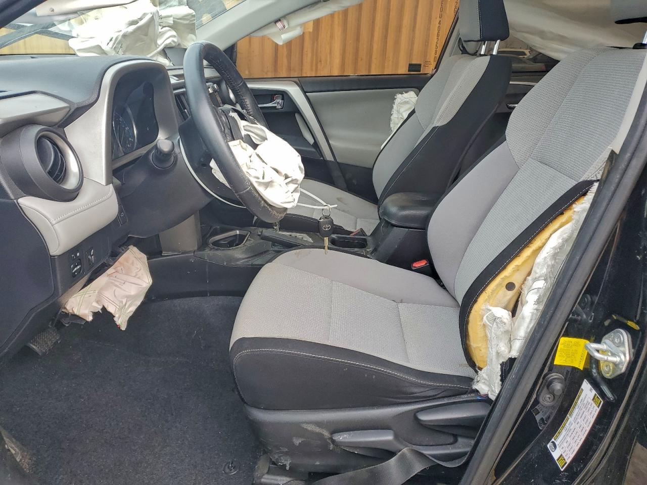 2016 TOYOTA RAV4 XLE photo 13