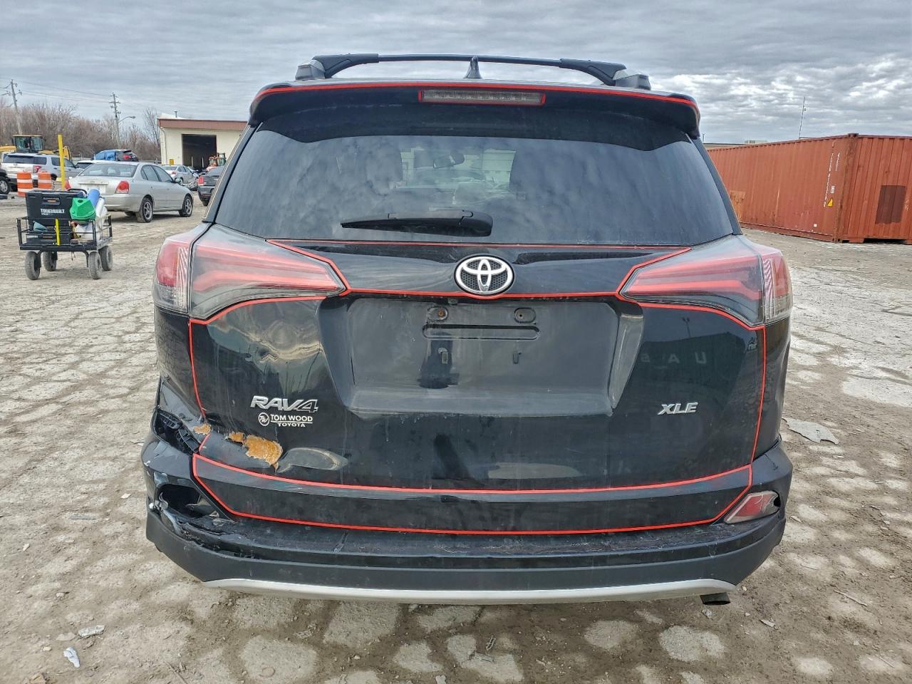 2016 TOYOTA RAV4 XLE photo 11